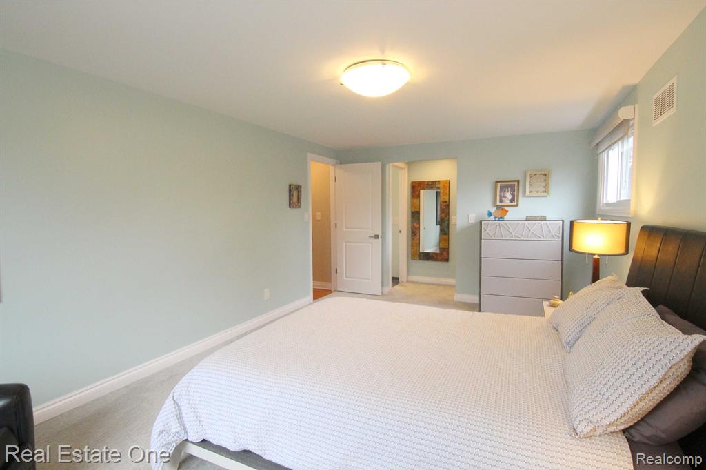 6749 ALDERLEY Way, West Bloomfield, MI — Photo 26
