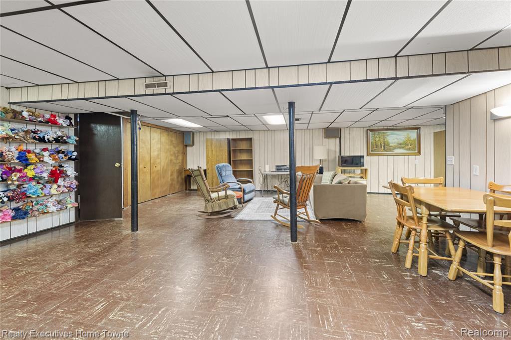 4611 E 13 Mile Road, Warren, MI 48092 — Photo 17