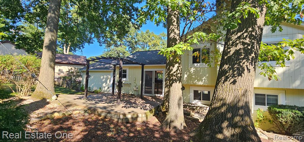 961 Abbey Lane, Milford, MI 48381 — Photo 31