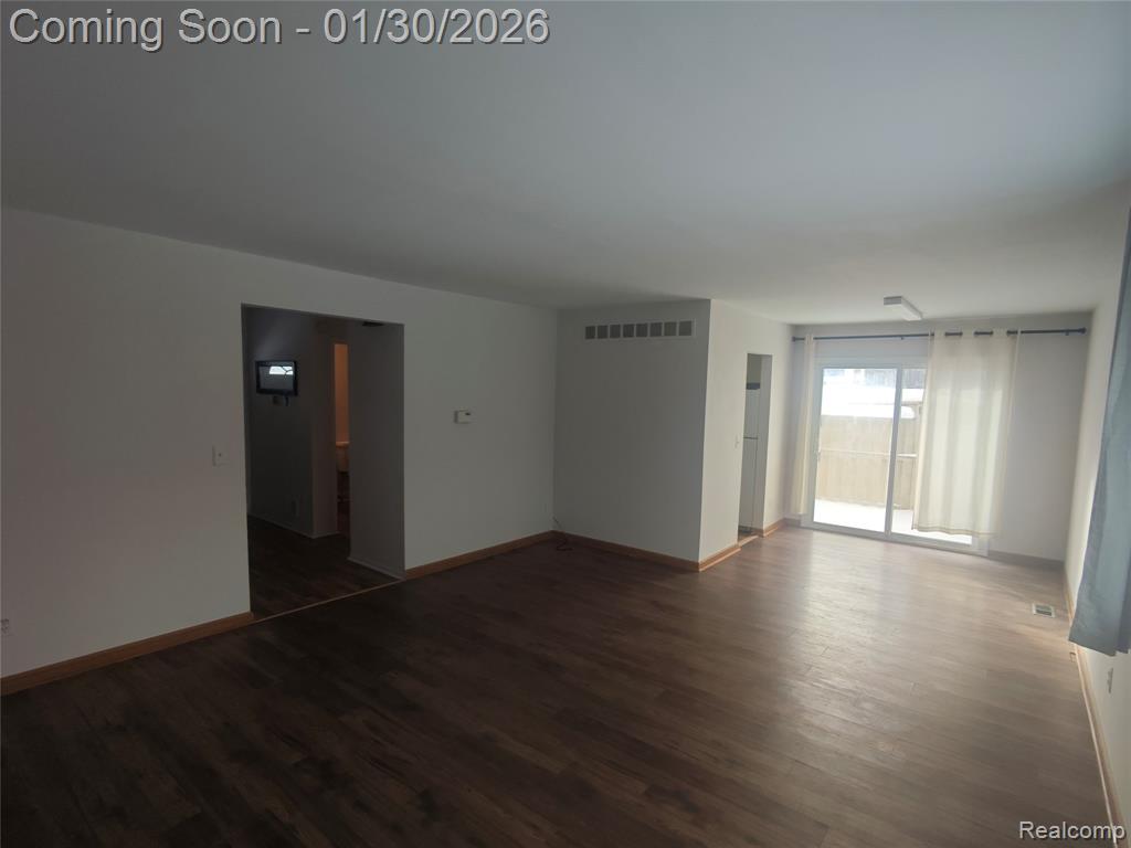 979 Kirts Boulevard, Troy, MI 48084 — Photo 4