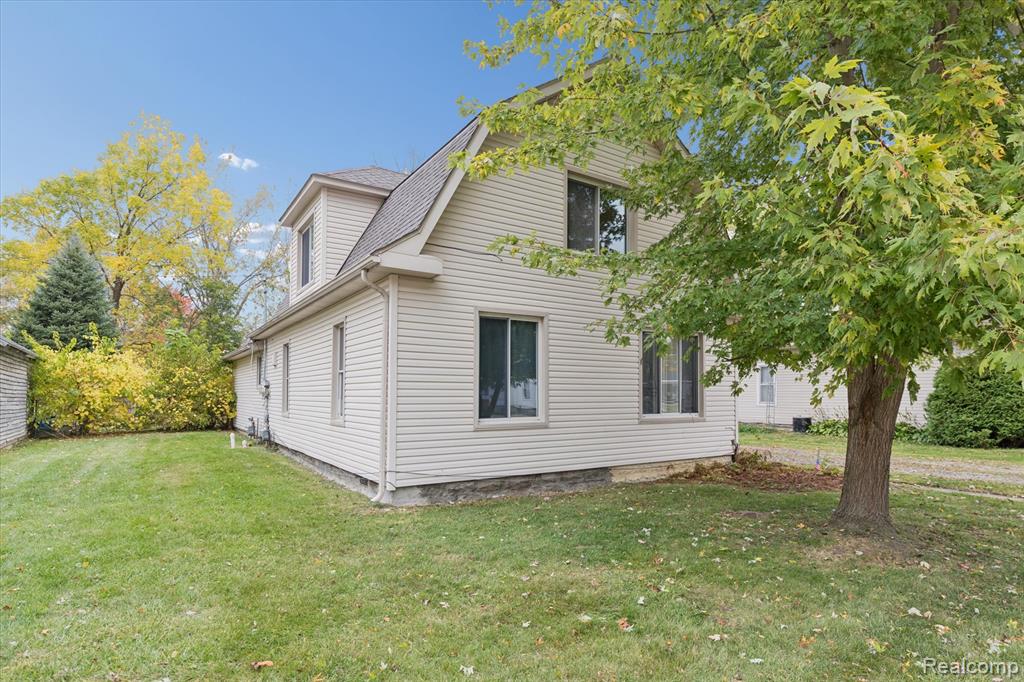 666 Pearl Street, Dundee, MI — front exterior