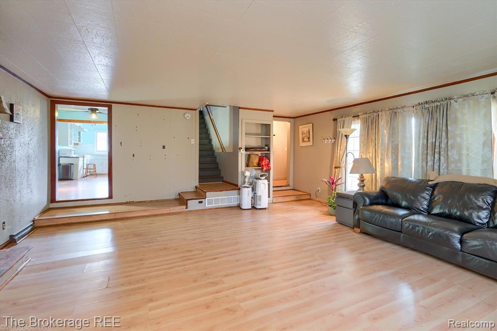6449 Lapeer Road, Burton, MI 48509 — Photo 11