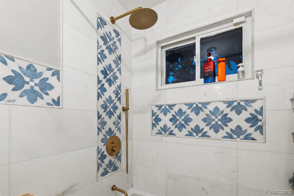 6151 Coolidge Street, Dearborn Heights, MI 48127 — Photo 41