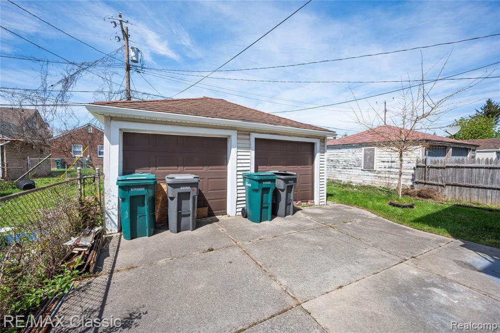 7239 Barrie Street, Dearborn, MI 48126 — Photo 39