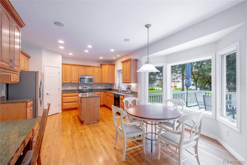 4230 Pavilion Court, Fenton, MI 48430 — Photo 13