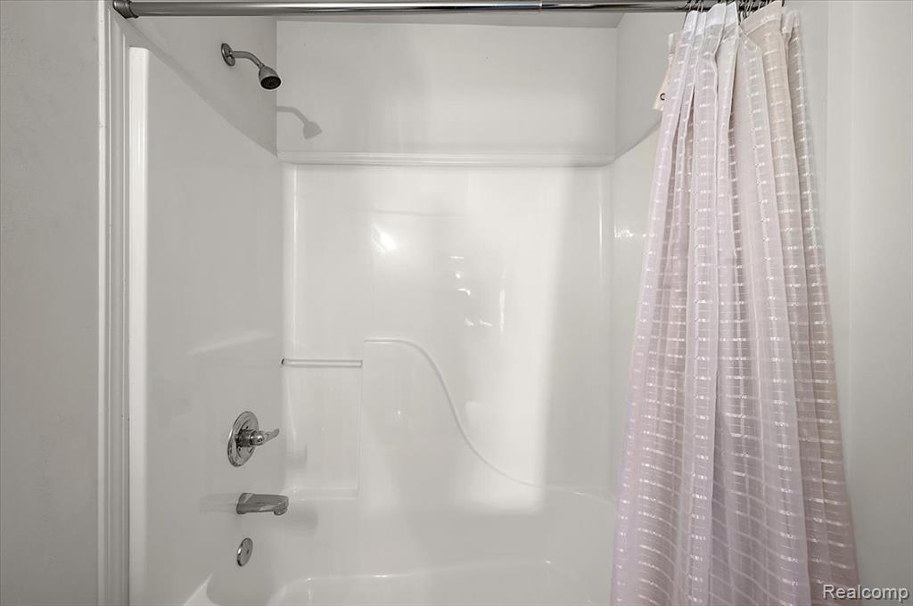 13042 Cumberland Court, Van Buren, MI 48111 — Photo 30