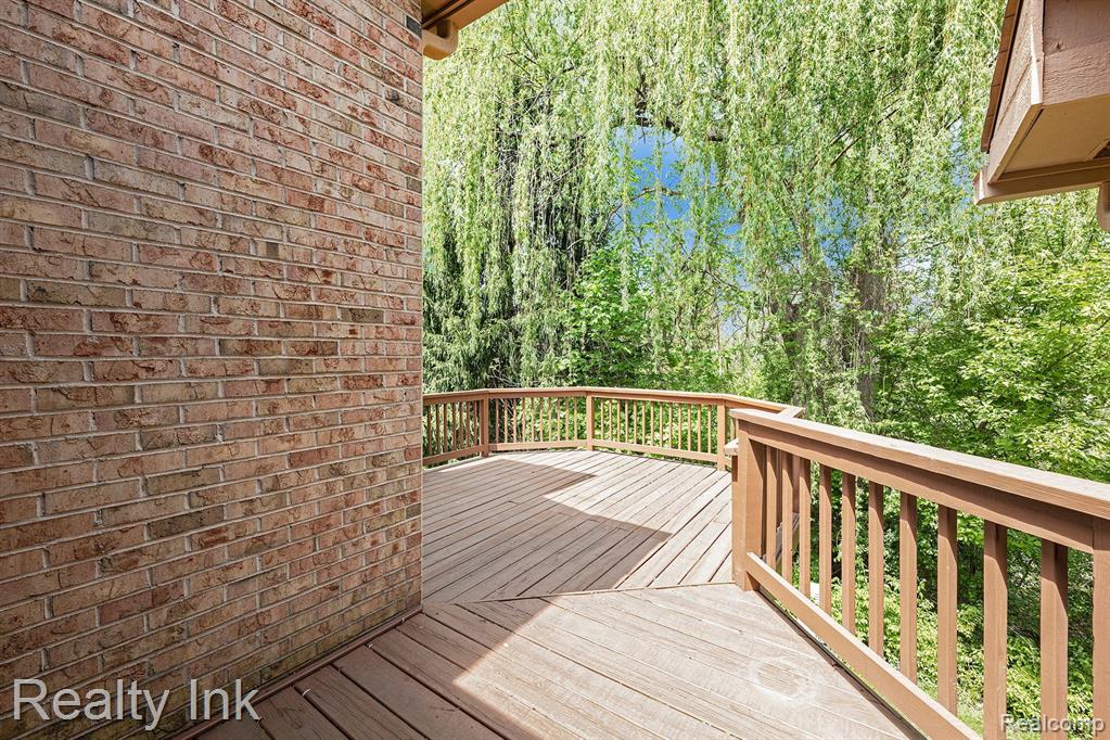 35300 BLUE SPRUCE Drive, Farmington Hills, MI 48335 — Photo 3
