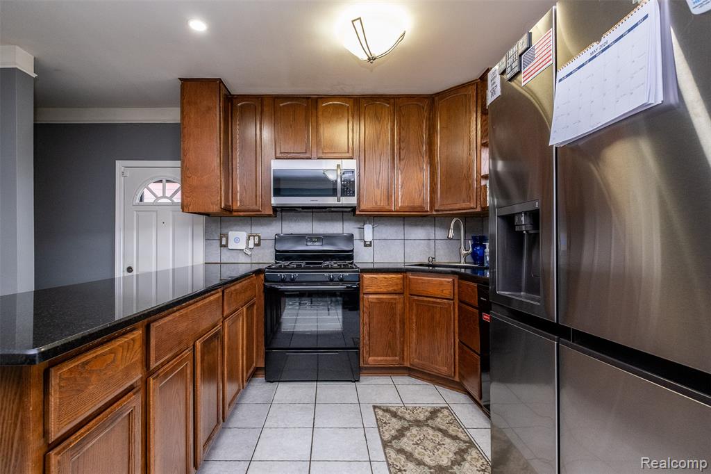 30534 Spybrook Street, Roseville, MI 48066 — Photo 14