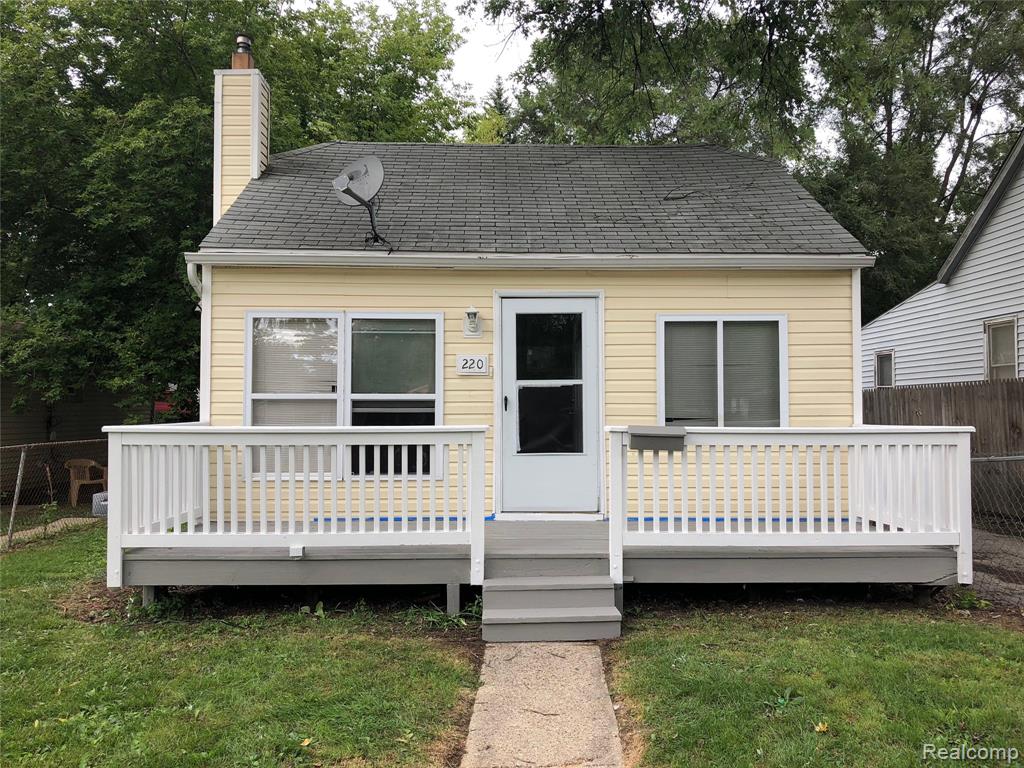220 W Columbia Avenue, Pontiac, MI 48340