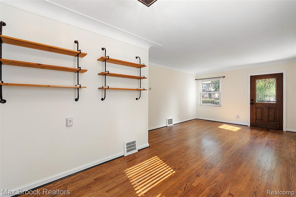 929 Cambridge Road, Berkley, MI 48072 — Photo 5