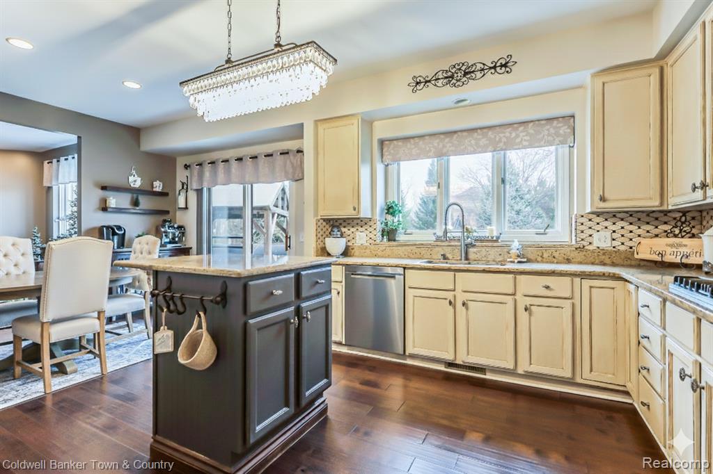 47740 Royal Pointe Drive, Canton, MI 48187 — Photo 17