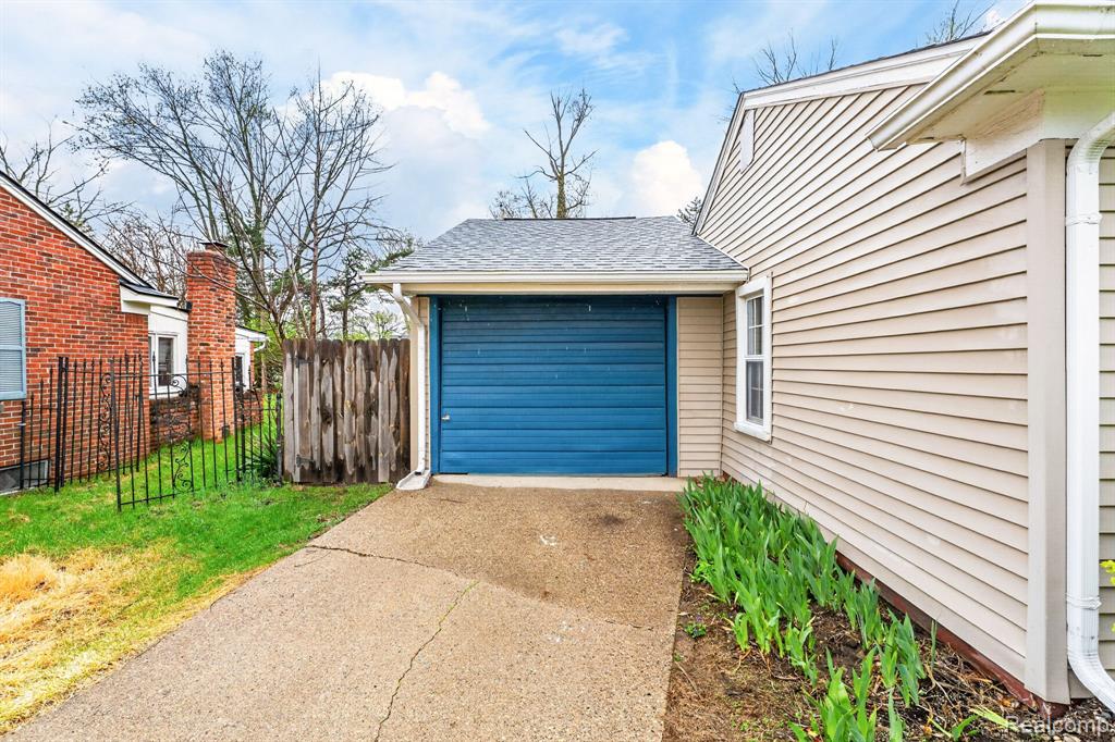 22515 Floral Street, Farmington, MI 48336 — Photo 3