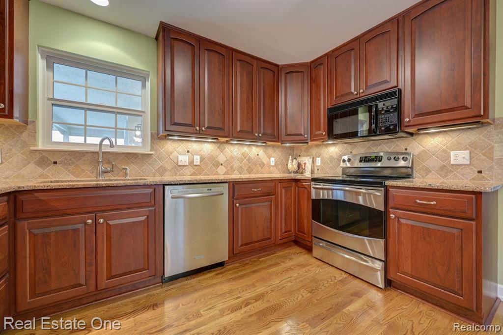6564 Summit Ridge, Clarkston, MI — Photo 15