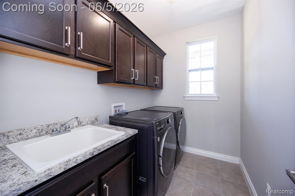 57558 Stoneleigh Drive, South Lyon, MI 48178 — Photo 37