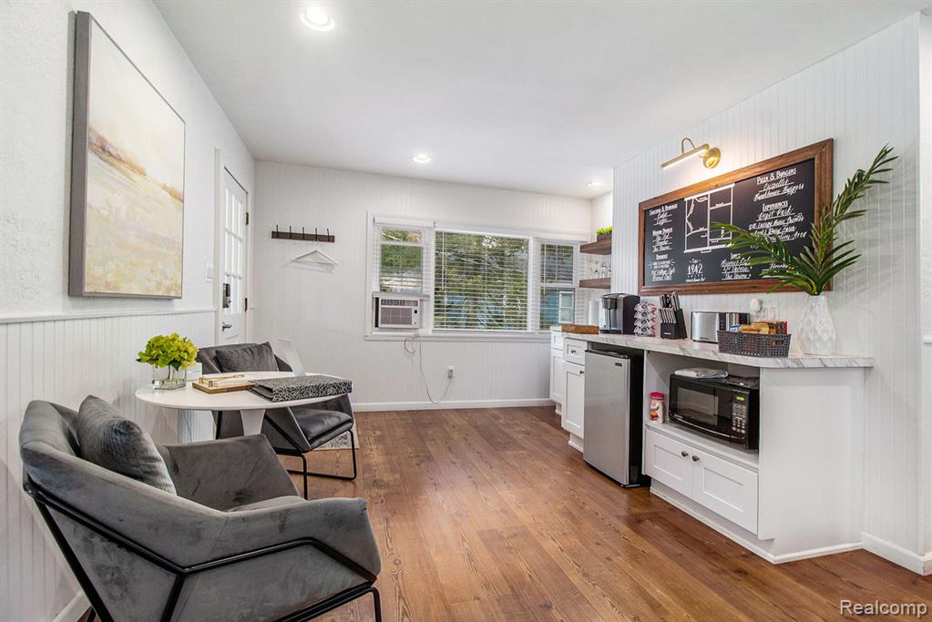 155 N Main Street, Clarkston, MI, 00000