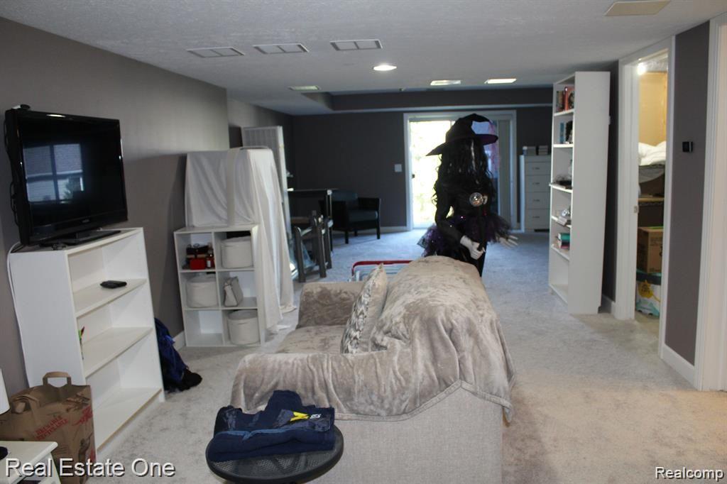 895 SPIREA, Howell, MI 48843 — Photo 36