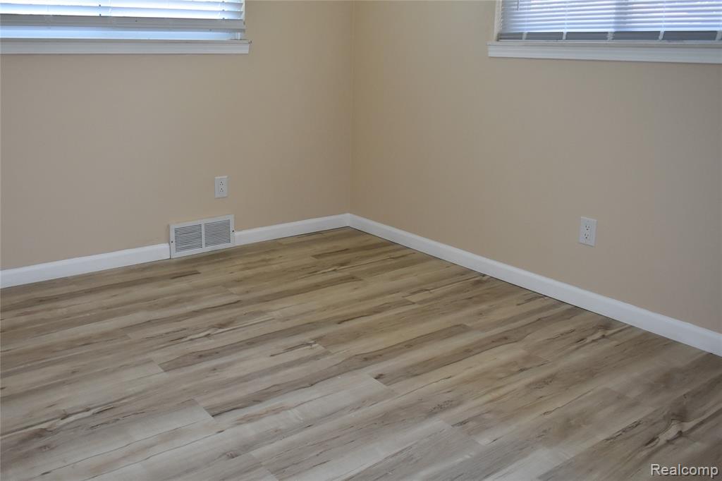23825 Johnston Avenue, Eastpointe, MI 48021 — Photo 11