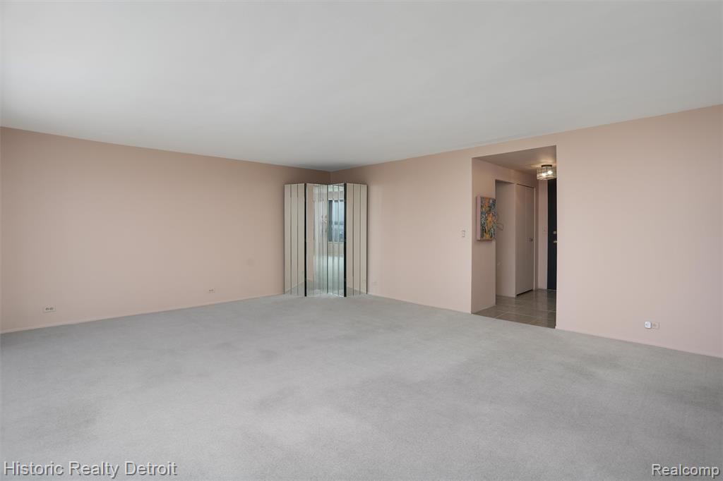 1300 E Lafayette Street, 2211, Detroit, MI 48207 — Photo 23