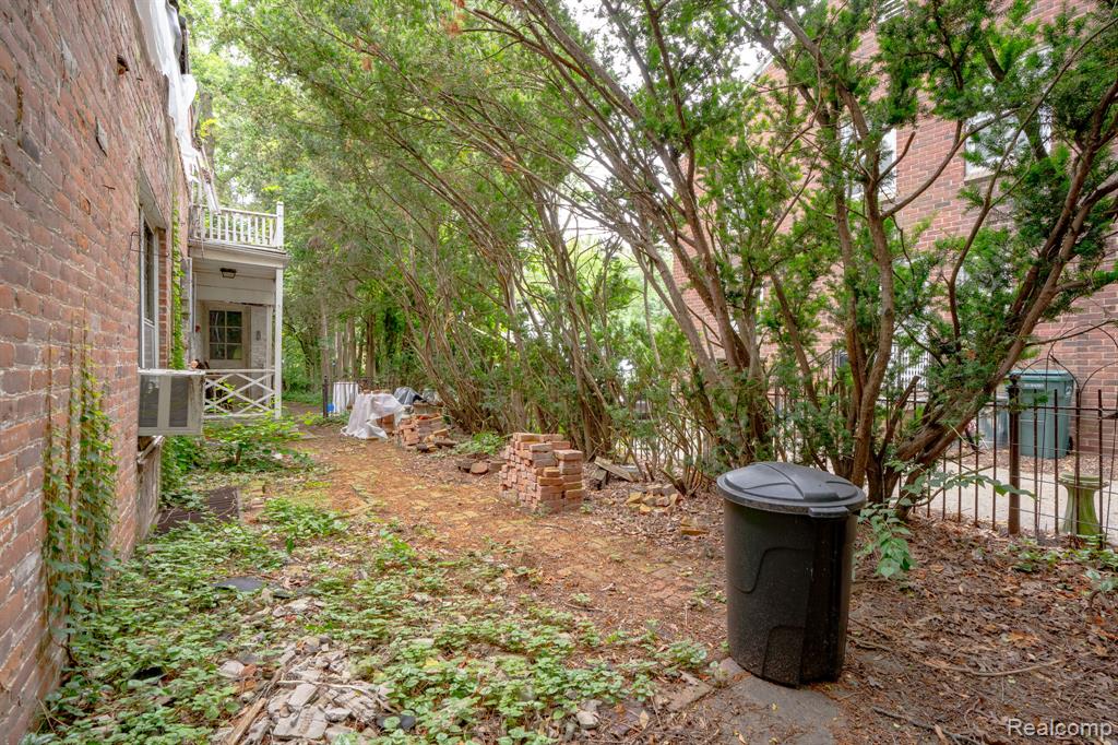 26120 Hendrie Boulevard, Huntington Woods, MI — Photo 8