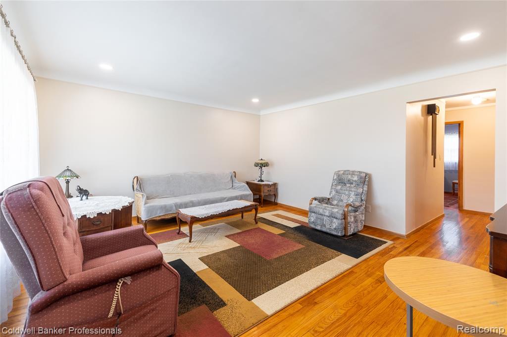 8915 Wormer Avenue, Redford, MI 48239 — Photo 6