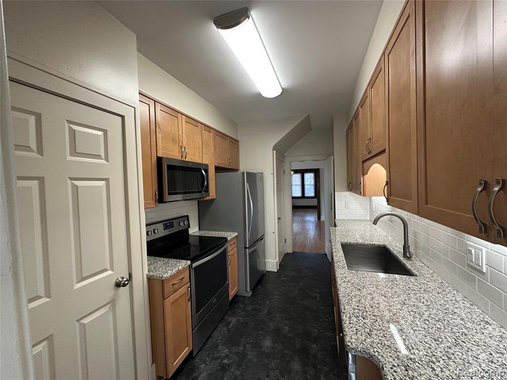 808 E 11 Mile Road, Royal Oak, MI 48067 — Photo 10
