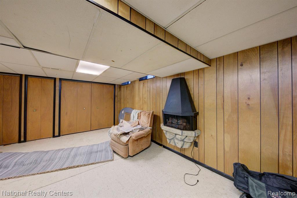 41702 BEDFORD Drive, Canton, MI 48187 — Photo 17