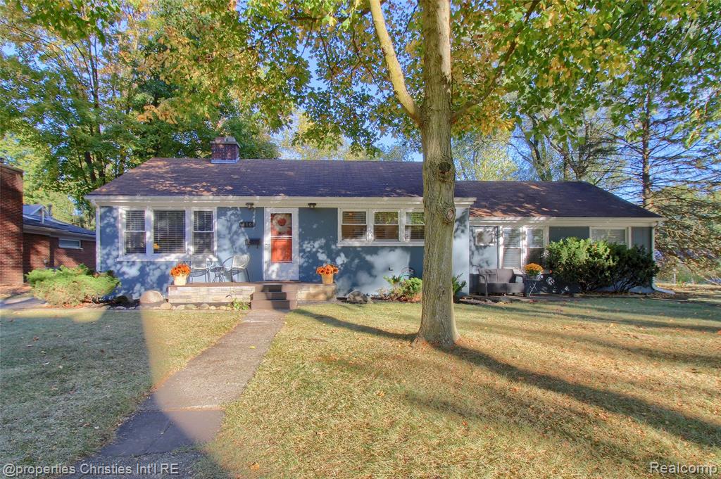816 Carpenter Street, Northville, MI 48167 — front exterior