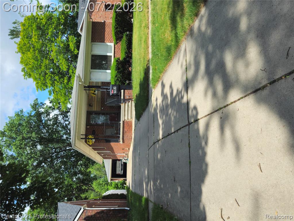 3964 Grindley Park Street, Dearborn Heights, MI 48125 — Photo 2