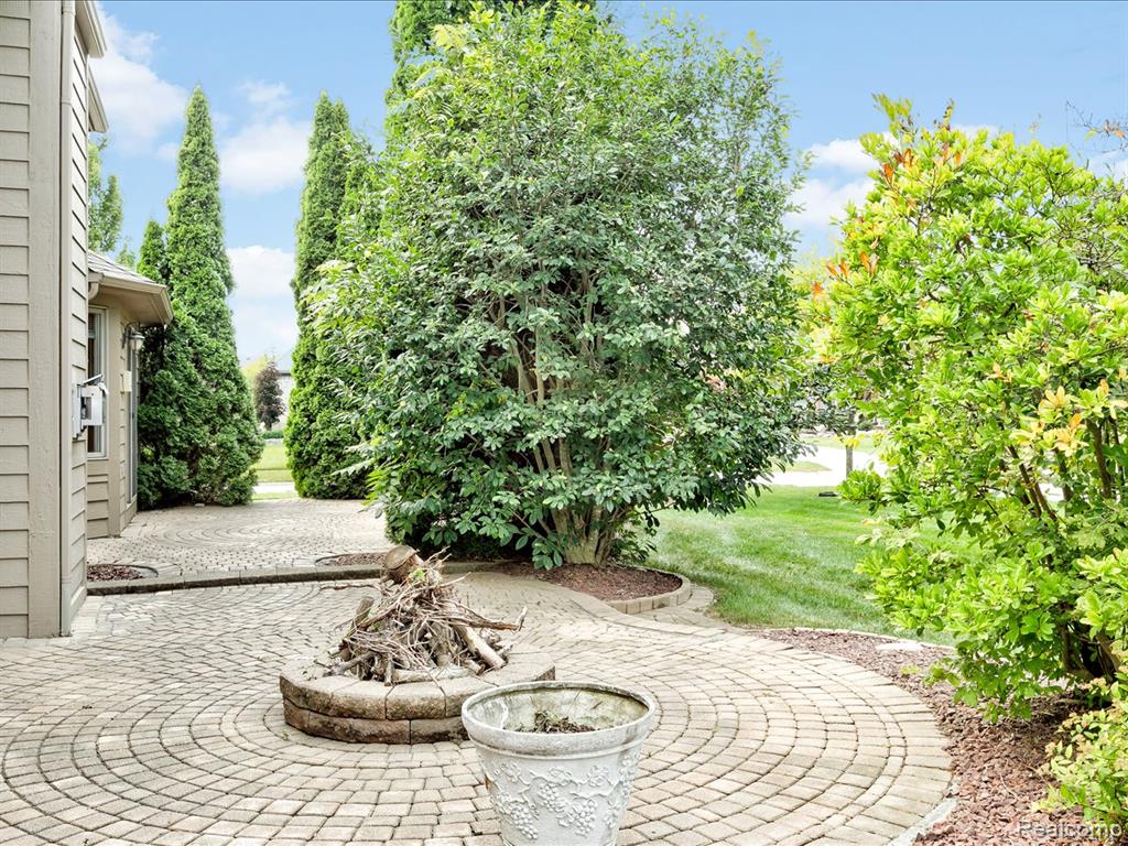 56909 Pinecone Boulevard, Shelby Twp, MI 48316 — Photo 29