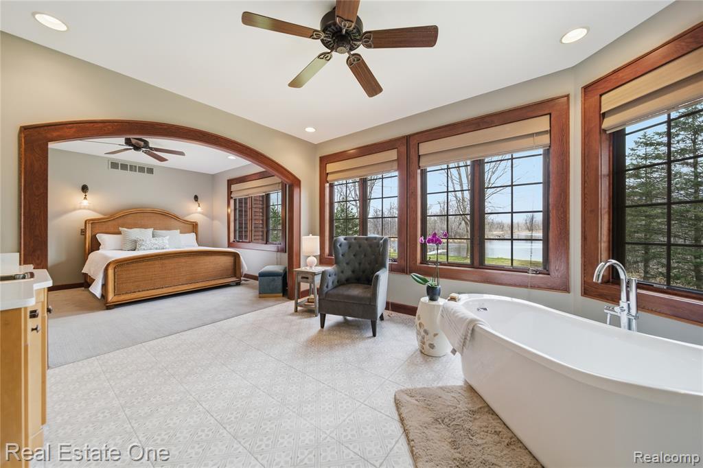 4529 Shoreview Lane, Whitmore Lake, MI 48189 — Photo 21