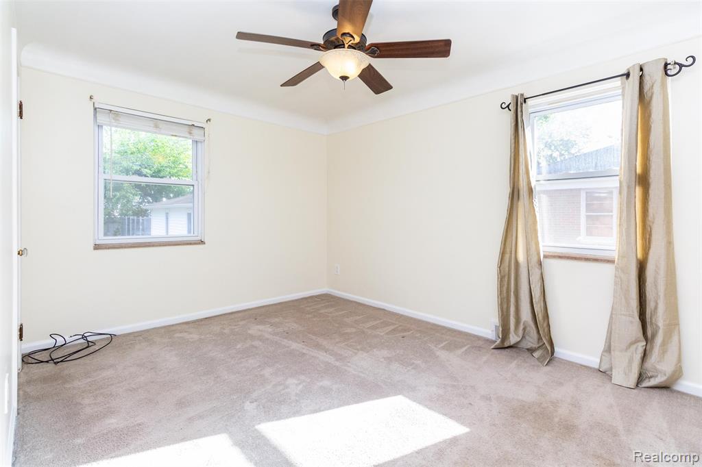 8235 Mackay Court, Utica, MI 48317 — Photo 19