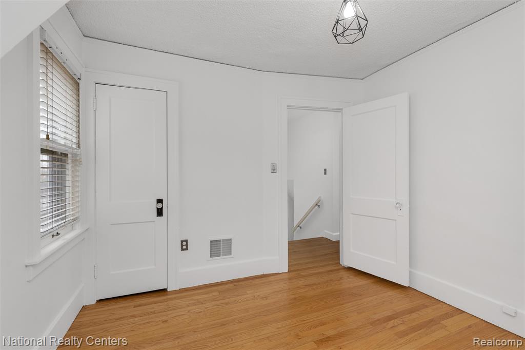 437 E Marshall Street, Ferndale, MI 48220 — Photo 16
