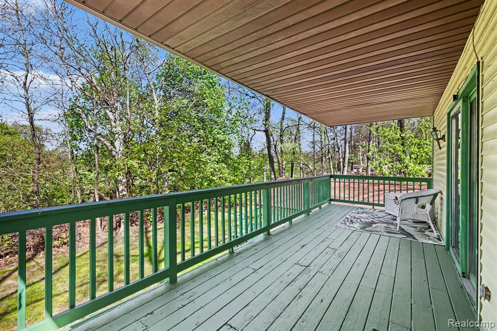 4725 Hickory Drive, Highland, MI 48356 — Photo 23