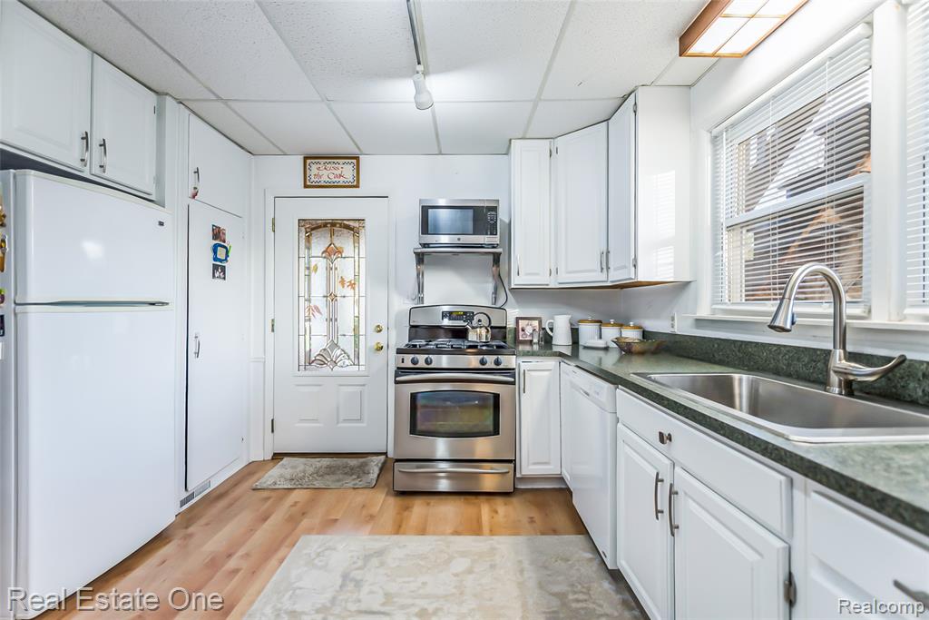 4141 Van Amberg Road, Brighton, MI 48114 — Photo 15