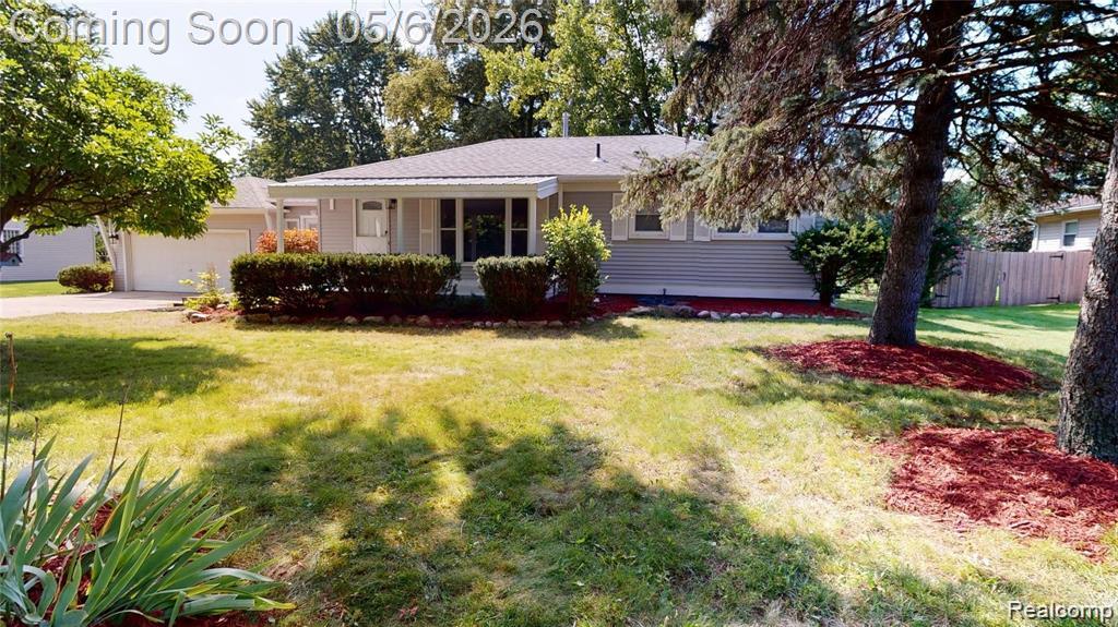 842 Hannah Drive, Troy, MI 48085 — Photo 2