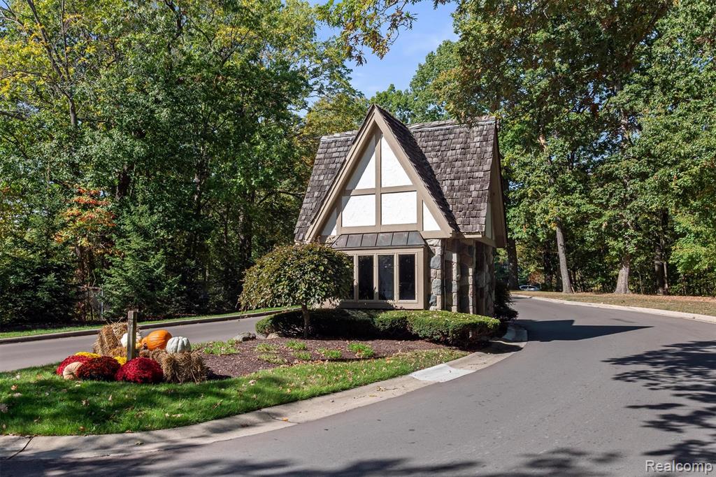 4868 Pine Eagles Court, 1, Brighton, MI 48116 — Photo 4