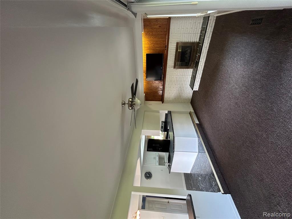 129 Pleasant Lake Drive, Waterford, MI 48327 — Photo 7