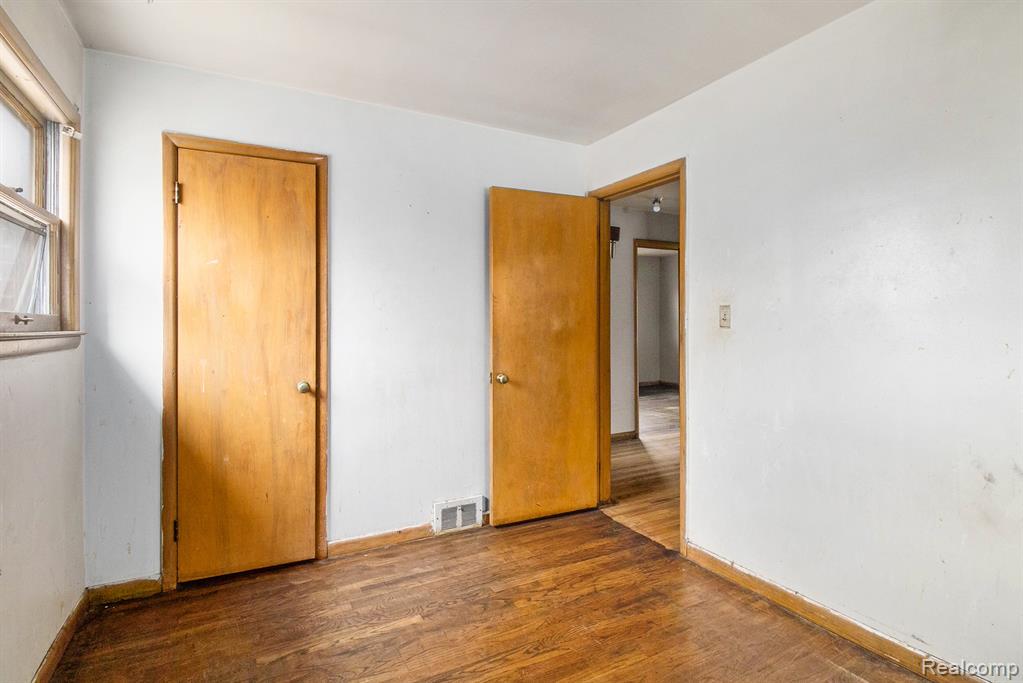 7483 Mettetal Street, Detroit, MI 48228 — Photo 17