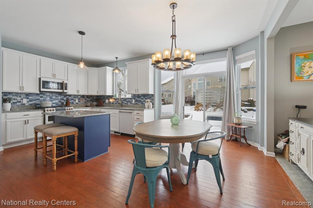 27316 Victoria Road, Novi, MI — Photo 3