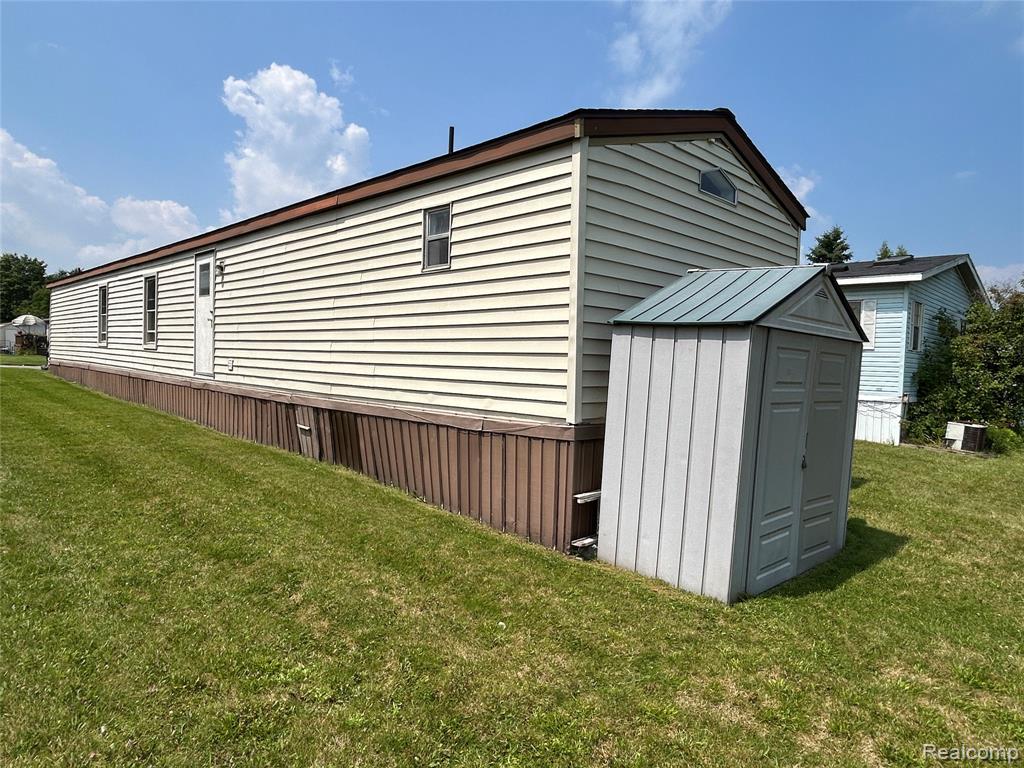 48582 Lakeview Circle, Shelby Twp, MI 48317 — Photo 20