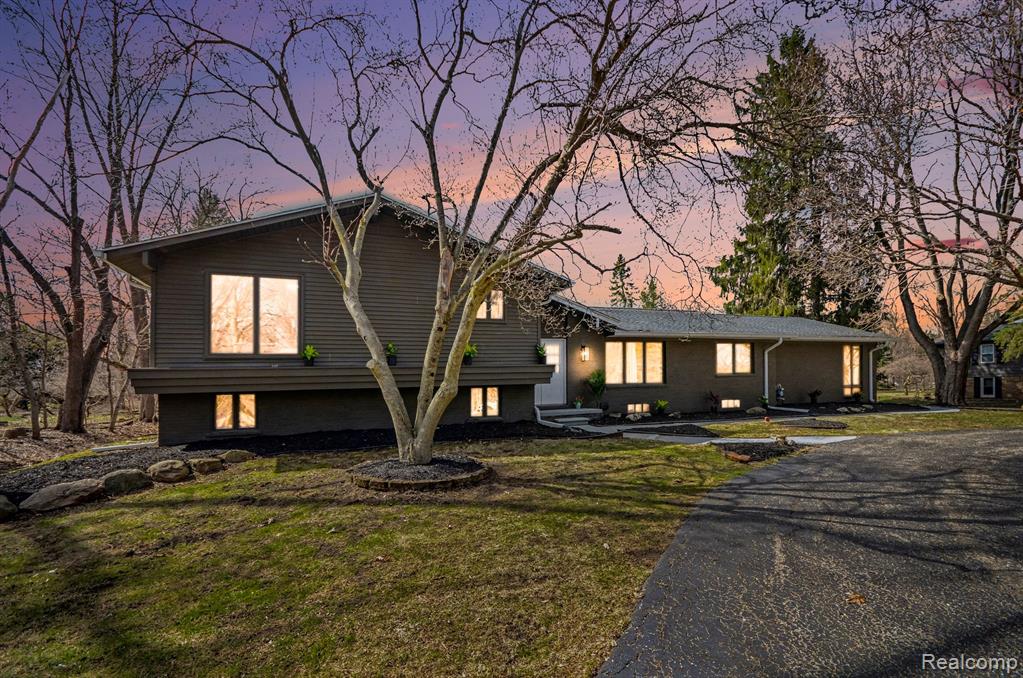 7250 Cedarcroft Lane, West Bloomfield, MI — front exterior