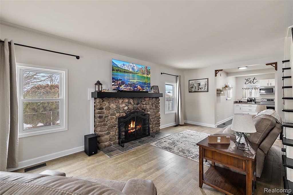 4755 Forest Avenue, Waterford, MI 48328 — Photo 19