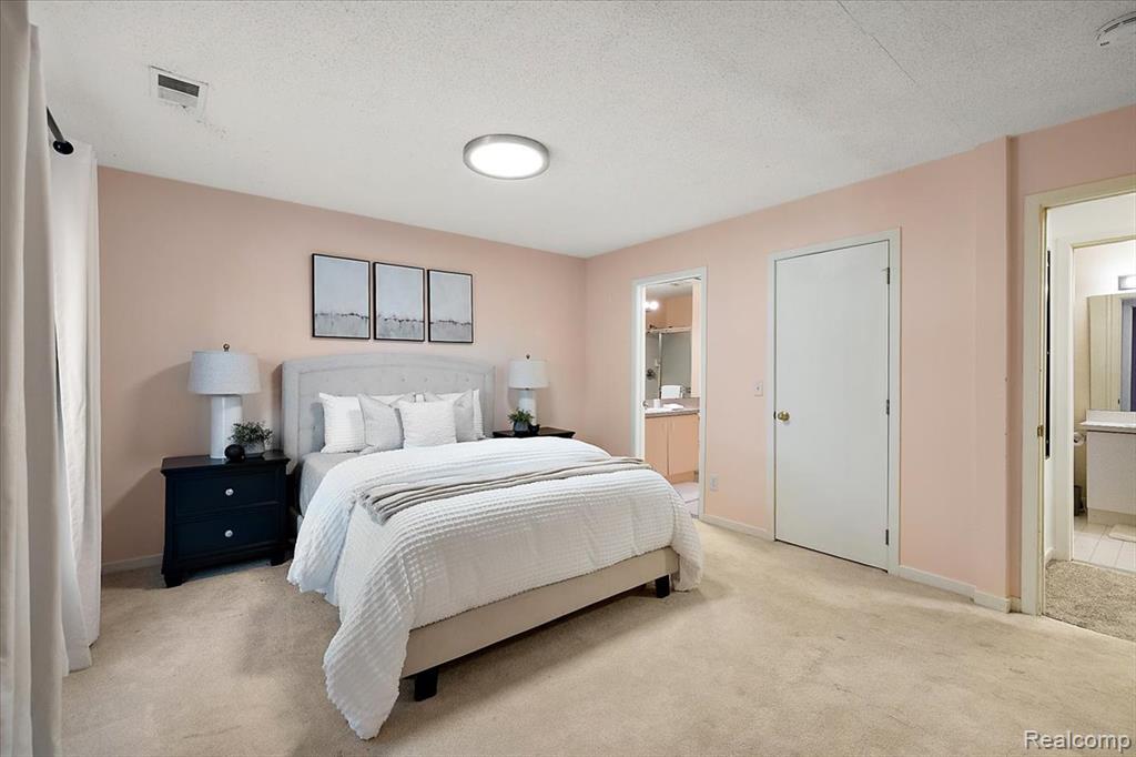 44800 Bayview Drive, 33, Novi, MI 48377 — Photo 26
