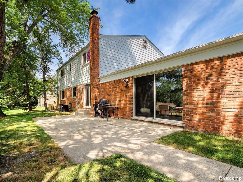 4819 THORNTREE Drive, West Bloomfield, MI — Photo 28