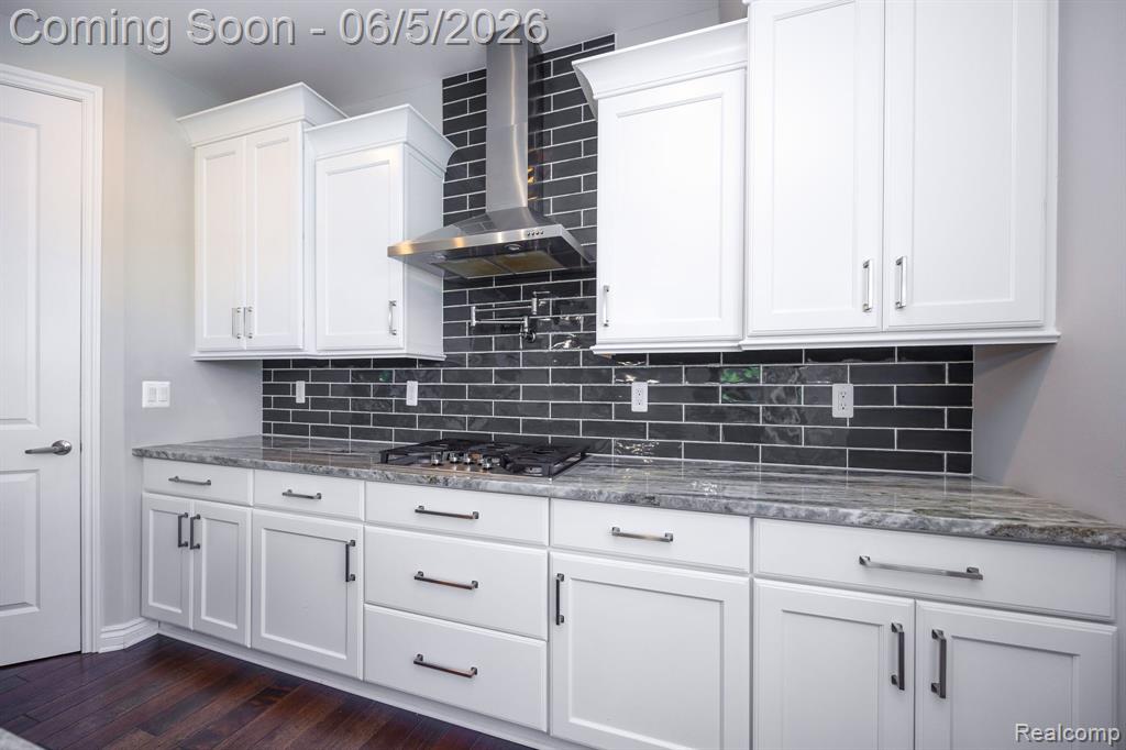 57558 Stoneleigh Drive, South Lyon, MI 48178 — Photo 29