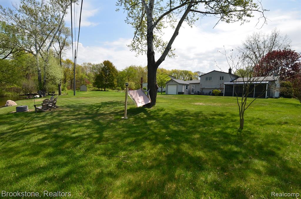 4856 CLINTON WAY Drive, Waterford, MI 48328 — Photo 10