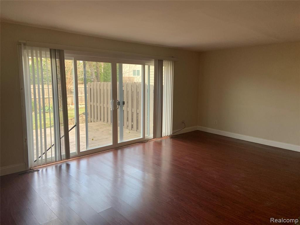6320 Laurentian. Court, Flint, MI 48532 — Photo 3