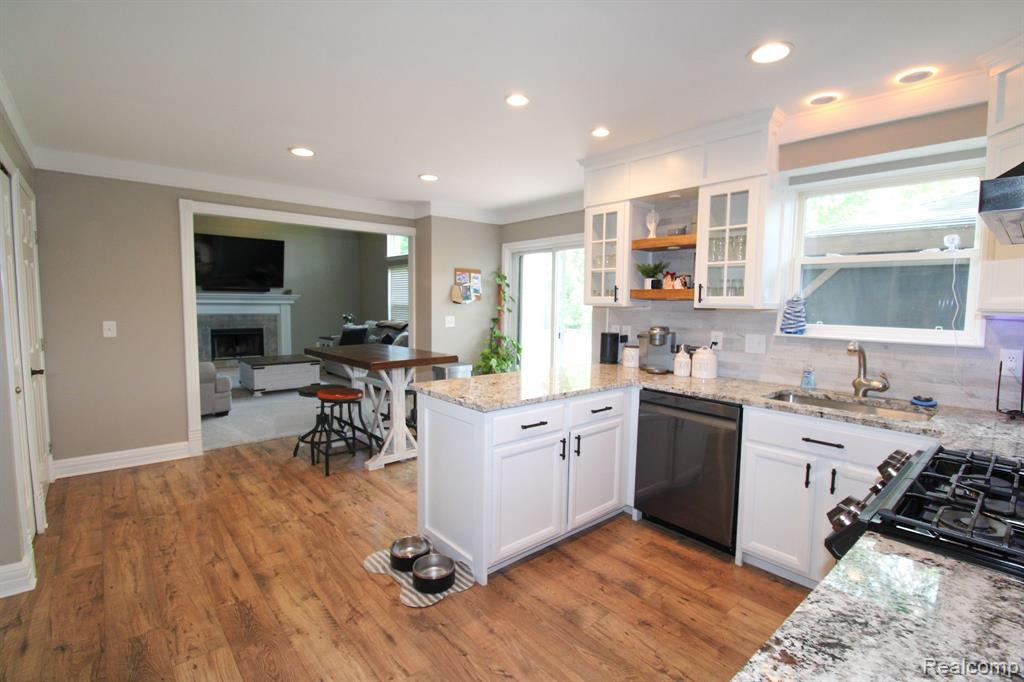 3193 RIVER MEADOW Circle, Canton, MI 48188 — Photo 6
