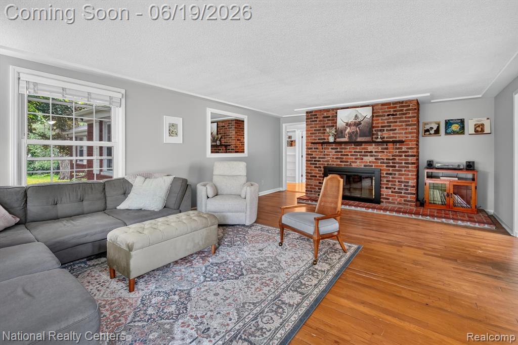 360 Woodland Drive, South Lyon, MI 48178 — Photo 3