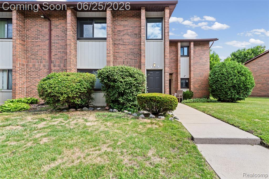 33693 Pondview Circle, Livonia, MI 48152 — Photo 3